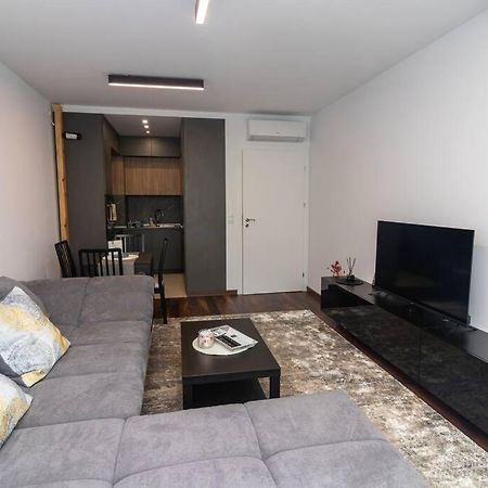 Georgi'S 1 Bedroom Quiet Apartment With Garage София Екстериор снимка