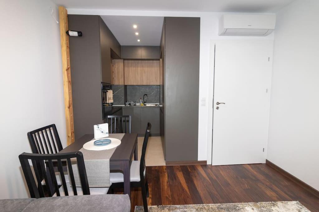 Georgi'S 1 Bedroom Quiet Apartment With Garage София Екстериор снимка